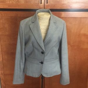 -Casual Corner Black and white blazer